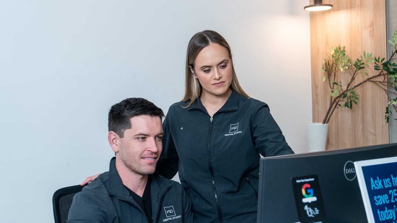 El Dr. Dillon y la Dra. Shantall, cofundadores de MSD Dental Studio en Coral Springs