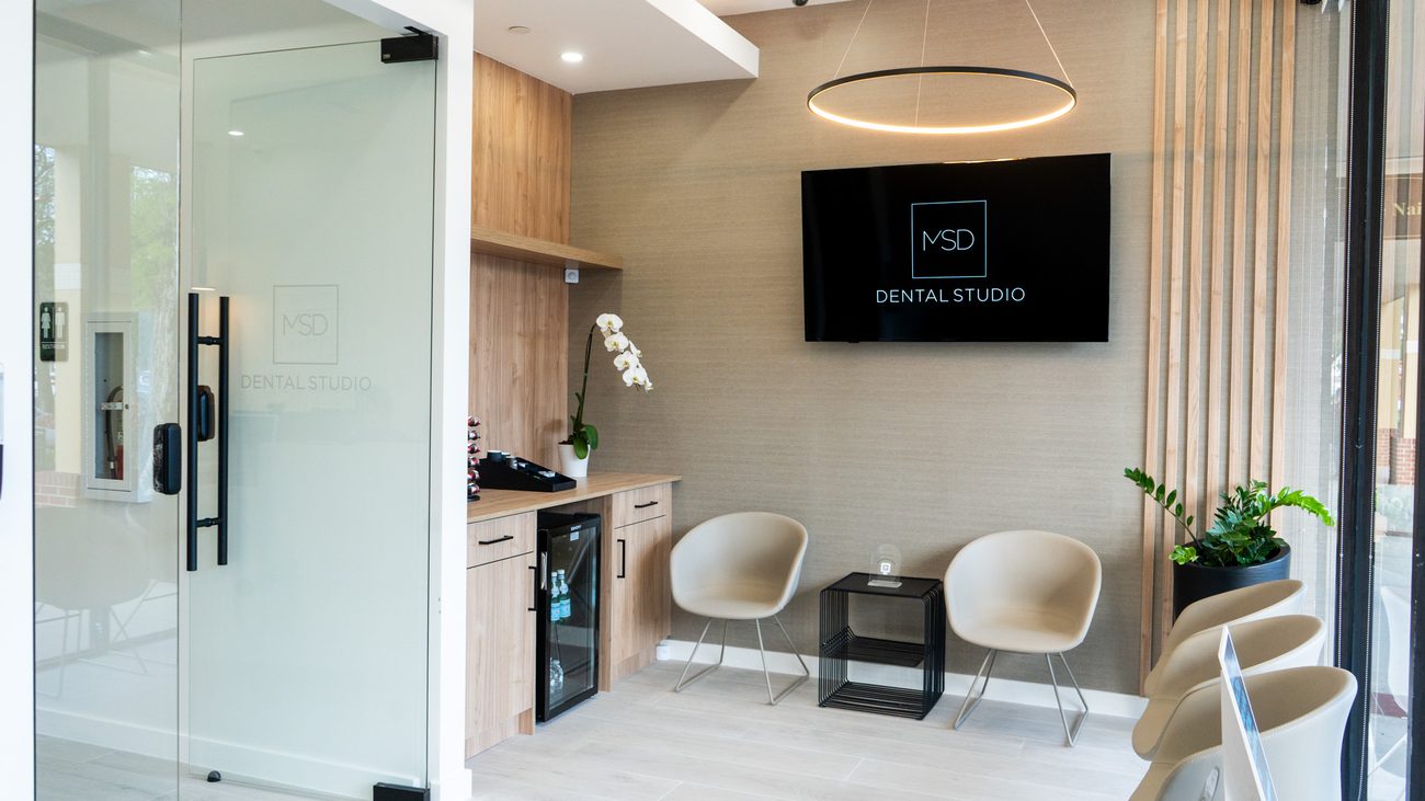 Recepción acogedora en MSD Dental Studio en Coral Springs
